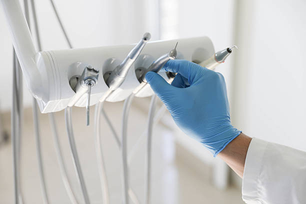 Professional Emergency Dentist technician working in Bolinas, CA